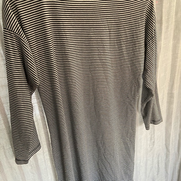 Tunic length black and white stripped top. - Picture 4 of 4